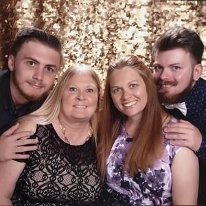 Meet your Posher, Carrie